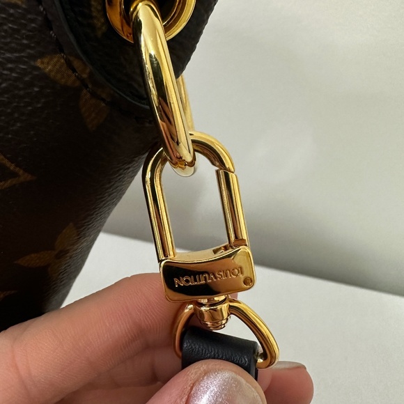 LOUIS VUITTON Monogram Flower Zipped Tote MM Black - Picture 3 of 14